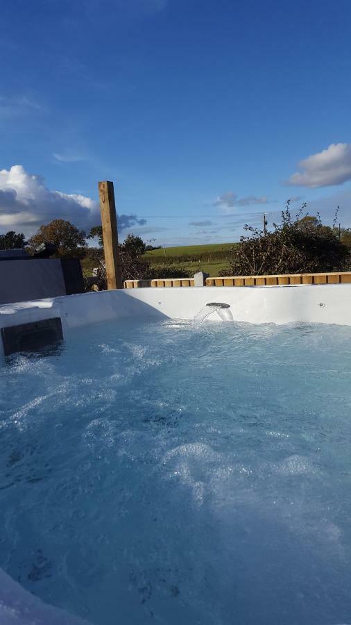 Ruth'S Refresh Country Retreat With Private Hot Tub Villa Shrewsbury Exteriör bild